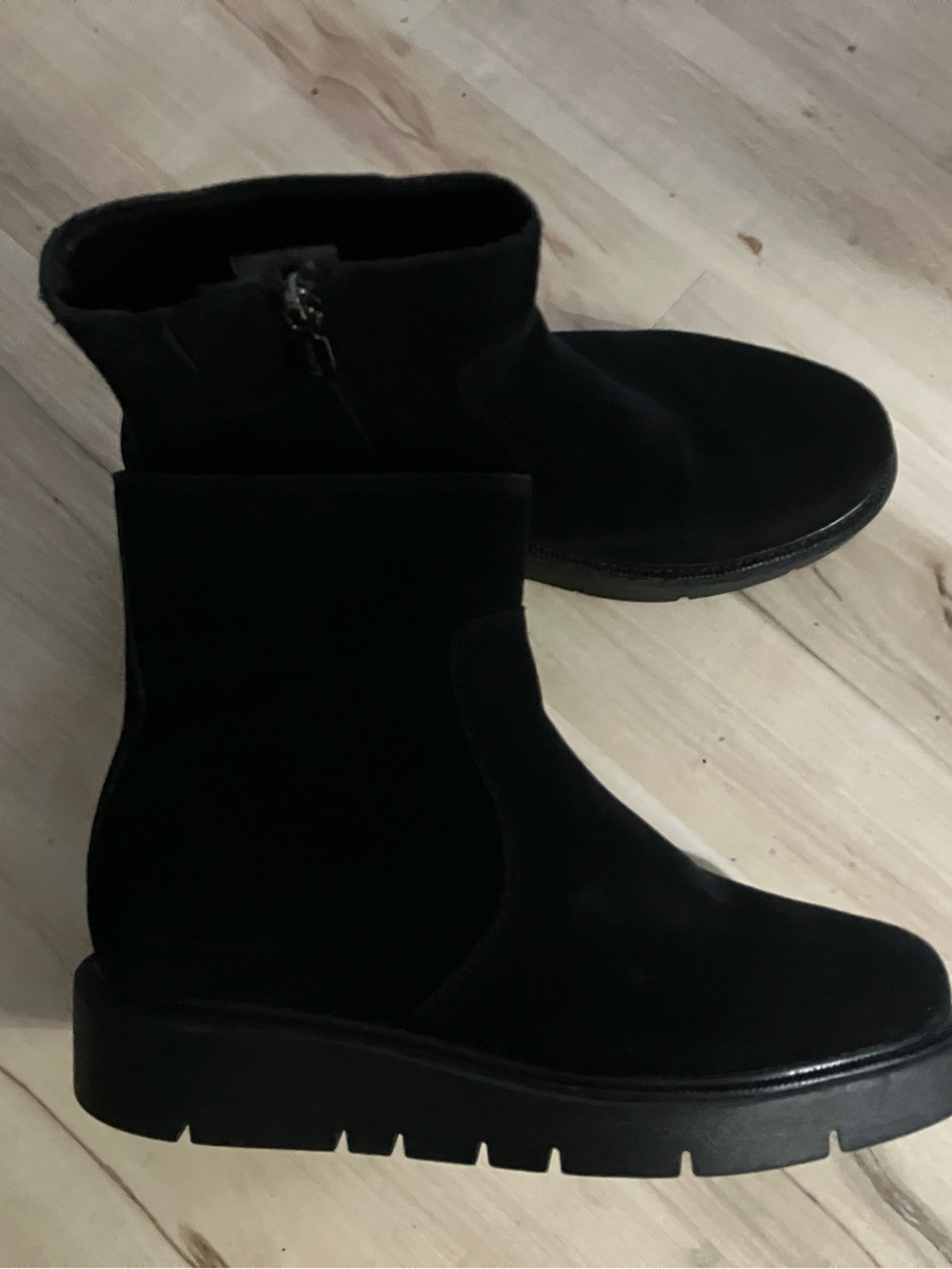 Blondo Waterproof Black Suede Women’s Boots Black/Taupe 9M Excellent Condition
